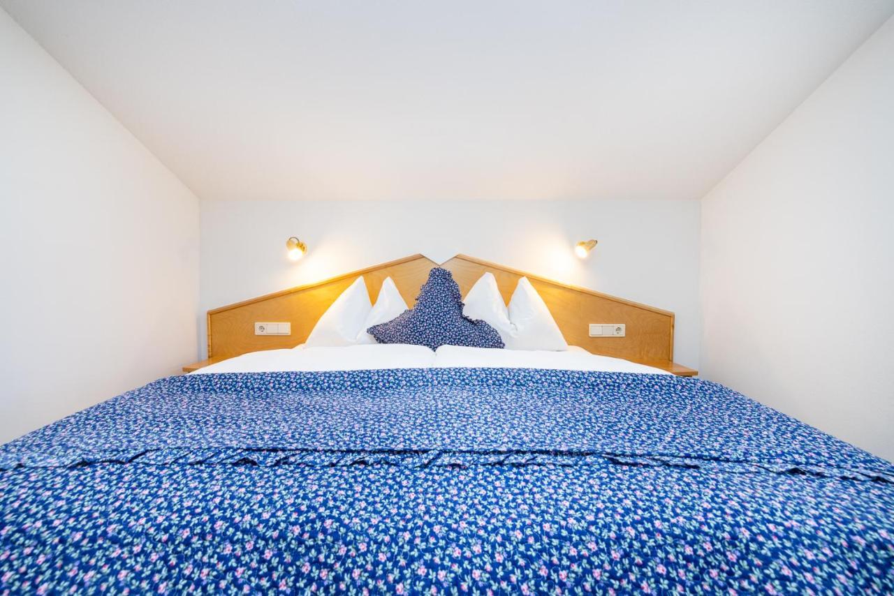 Michis Aparthotel 弗拉绍 外观 照片
