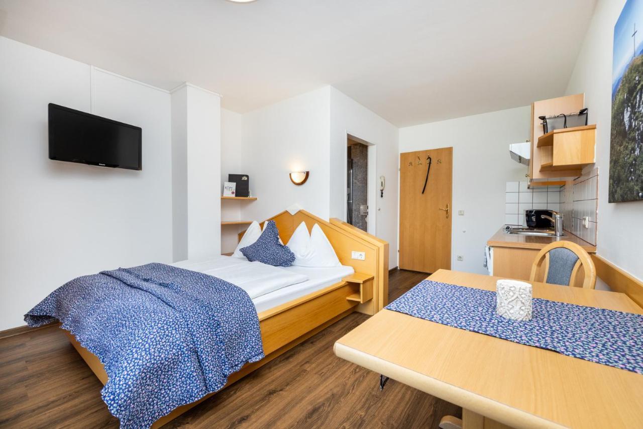 Michis Aparthotel 弗拉绍 外观 照片