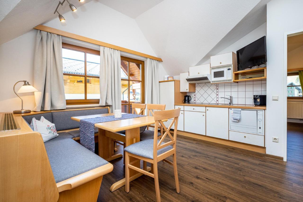 Michis Aparthotel 弗拉绍 外观 照片