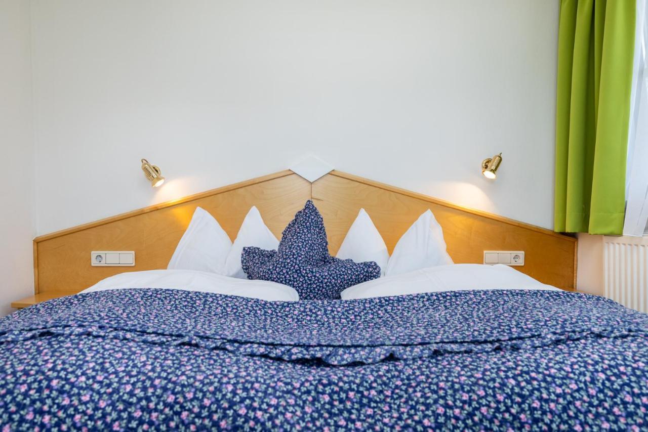 Michis Aparthotel 弗拉绍 外观 照片